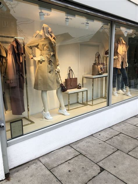 outlet burberry london opening hours|Burberry factory shop London outlet.